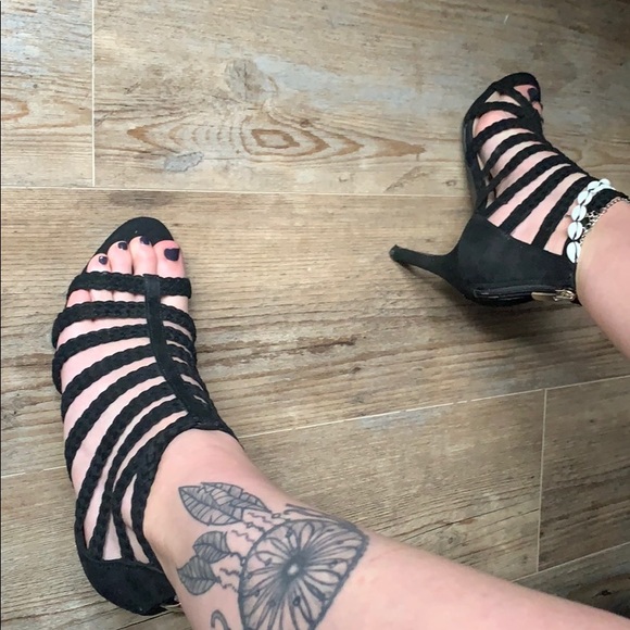 heels - Picture 2 of 4